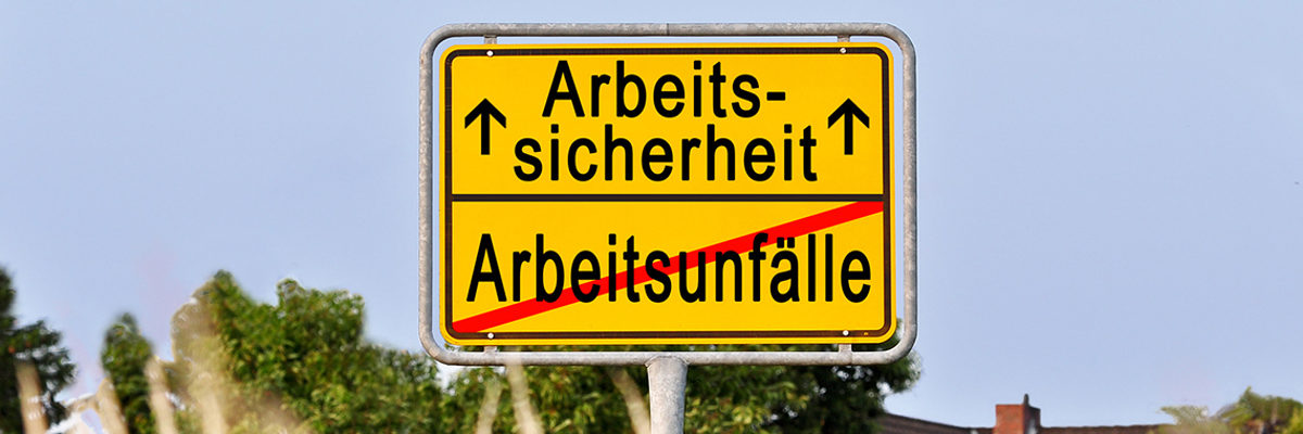 sicherheit, am, arbeitsplatz, schild, unfallschutz, arbeitsunfall, unfallverhütungsvorschrift, arbeitssicherheit, uvv, im, unternehmen, unfallverhütungsvorschriften, sicherheitsregeln, gefahrstellen, gefahrstelle, sicherheitsunterweisung, tafel, schultafel, arbeitsschutz, arbeitsanweisung, arbeitsanweisungen, arbeitsschutzbelehrung, gefahr, halten, hintergrund, mann, schutz, schützen, sicherheit text, unfallverhütung, vorschrift, vorschriften, vorsorge, wort, arbeitsschuhe, helm, baustelle, fabrik, maschinenbau, stahlbau, schwer, maschinen, schutzausrüstung, arbeitshandschuh, bau, bauarbeiter, bauhelm, brille, handschuh, arbeitsunfälle