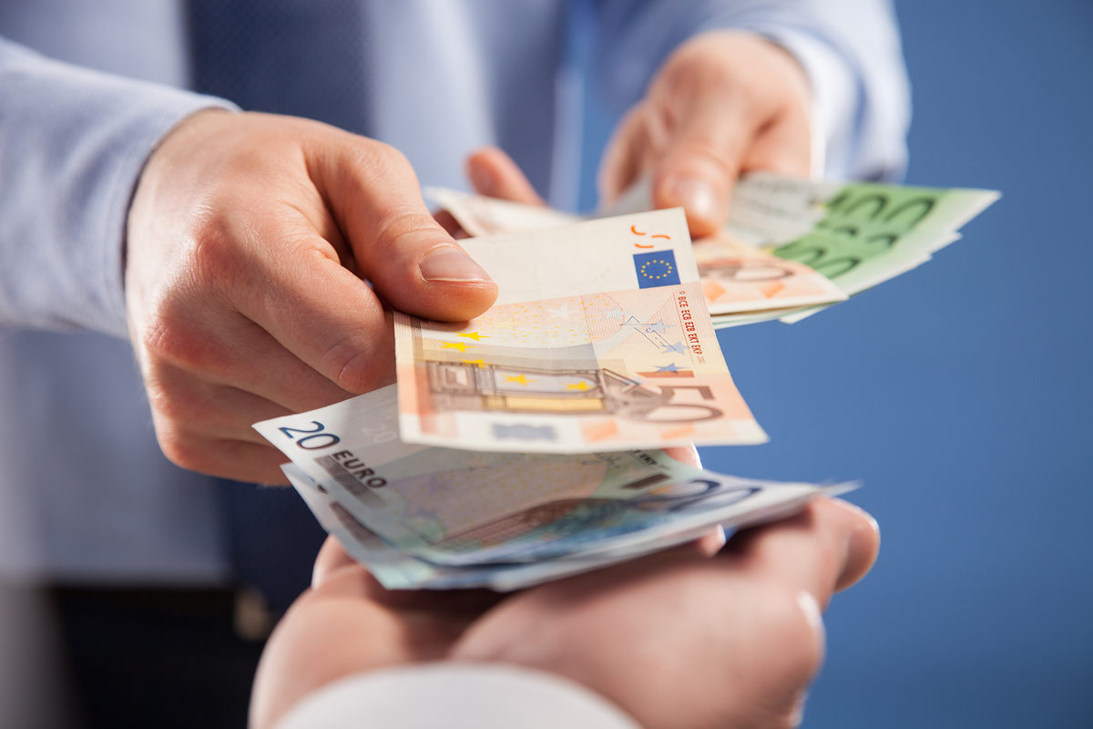 Businessman's hands exchanging euro on blue background, closeup shot Schlagwort(e): background, banking, banknote, bill, blue, bonus, business, buy, capital, cash, closeup, concept, credit, currency, deal, debt, earnings, economy, euro, exchange, finance, financial, give, hand, investment, loan, man, monetary, money, paper, partner, pay, payment, payout, profit, rich, salary, savings, spend, take, transaction, unrecognizable, wage, wealth, banking, banknote, bill, bonus, business, buy, capital, cash, closeup, concept, credit, currency, deal, debt, earnings, economy, euro, exchange, finance, financial, give, hand, investment, loan, man, monetary, money, paper, partner, pay, payment, payout, profit, rich, salary, savings, spend, take, transaction, unrecognizable, wage, wealth