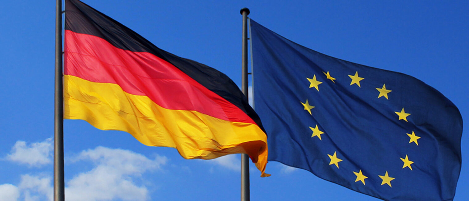 flaggen, fahnen, blau, blauer, himmel, bundestag, demokratie, deutsch, deutsches, volk, deutschland, deutschlandfahne, deutschlandflagge, europa, europaflagge, europe, fahne, fahnenmast, flagge, freiheit, frieden, fussball, fußball, germany, geschichte, gold, history, international, kanzler, mensch, menschen, nation, national, nationalflagge, nationalität, parlament, regierung, reise, reisen, rot, schwarz, sonne, staat, symbol, tourismus, wehen, wind, wolken, reichstag, berlin